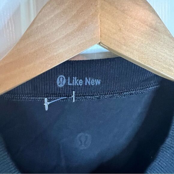 Lululemon Cinch‎ Me Up Front Tank Size Small. See Measurements. - Picture 5 of 7